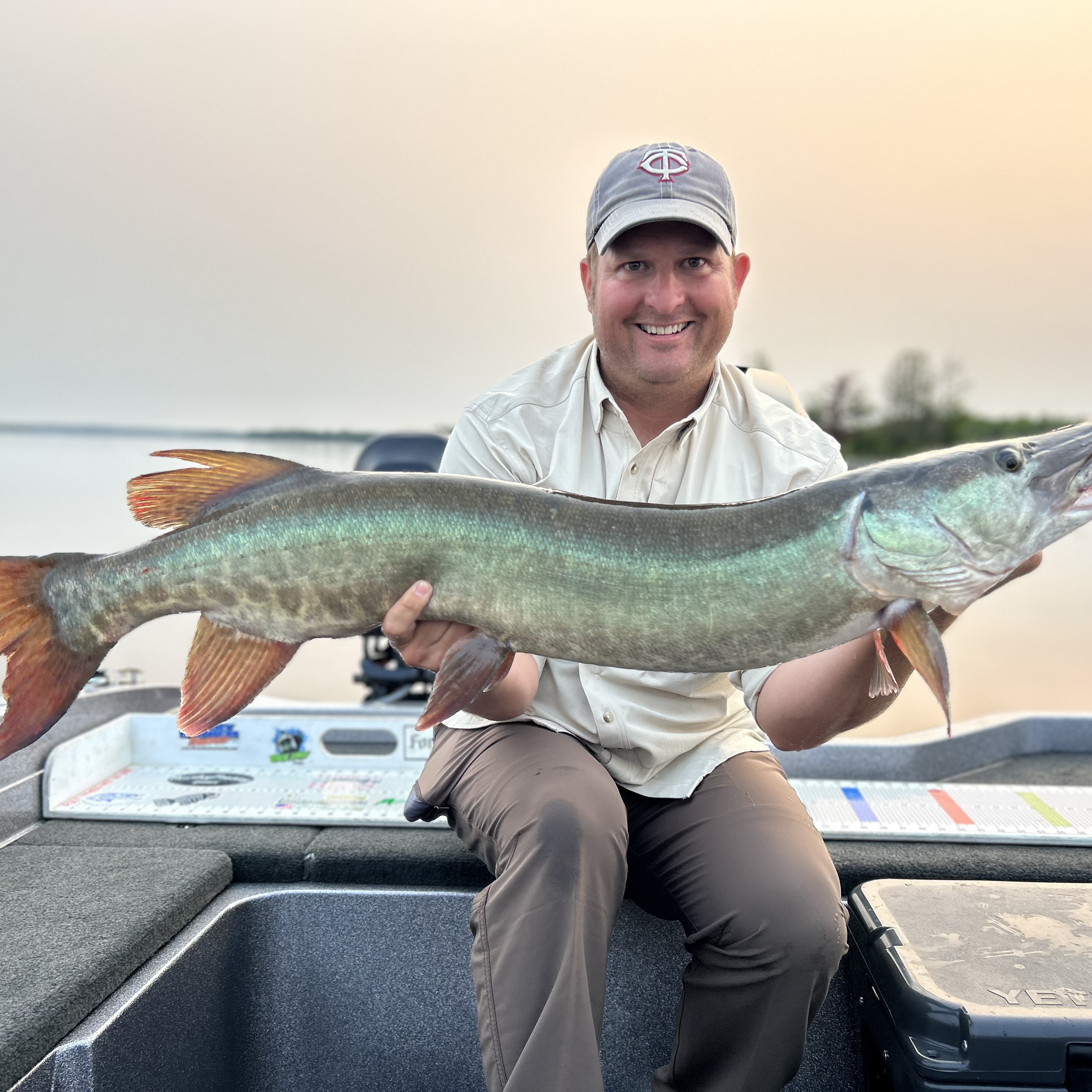 Minnesota Musky guide, Northern Minnesota, Western Minnesota, Detroit Lakes, Pelican Lake, Musky fishing, Muskie fishing, Catch and release